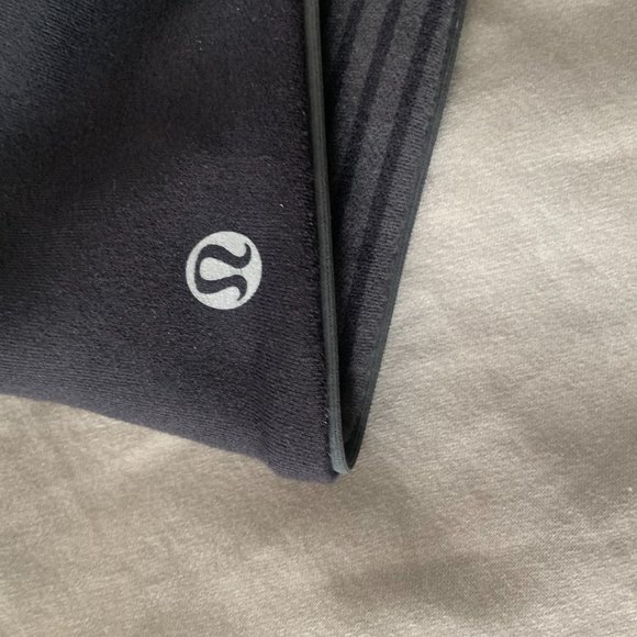 Reversible Lululemon Black and Grey Striped Performance Headband Hair Accessory - Picture 5 of 5